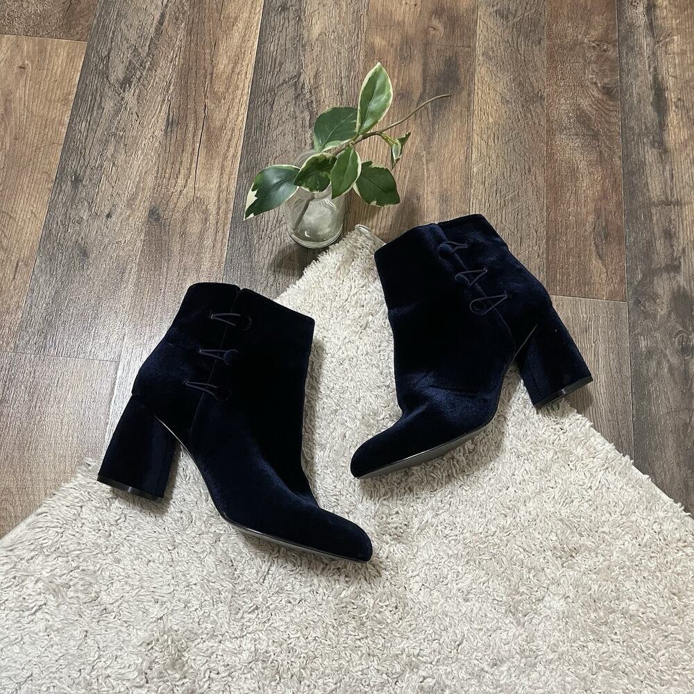 Nine West Size 9 M Navy Blue Velvet Khraine Block Heel Ankle Boots